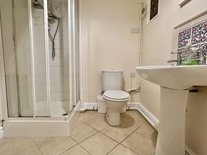 Basement Shower Room- click for photo gallery